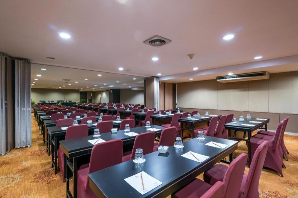 Sofyan Hotel Cut Meutia Yakarta Exterior foto