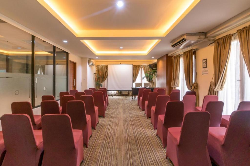 Sofyan Hotel Cut Meutia Yakarta Exterior foto